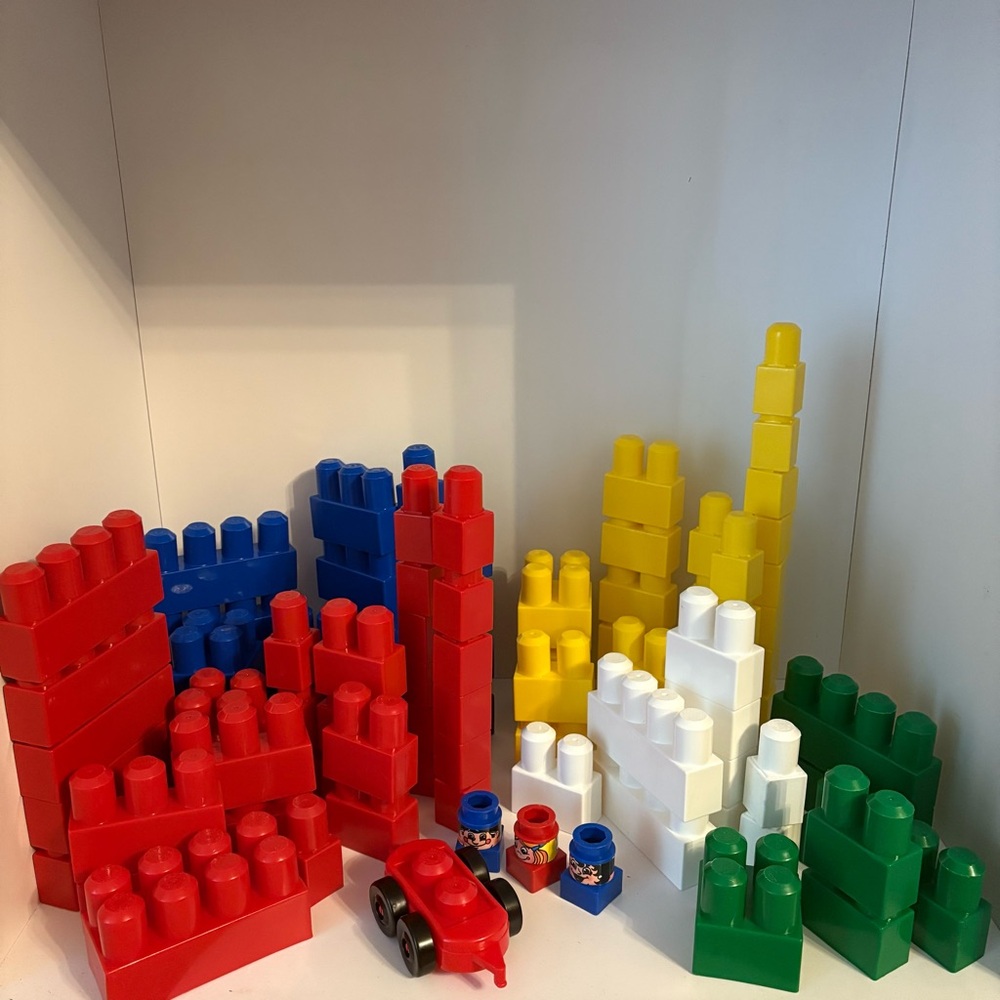 1984 Mega Bloks, Ritvik, two sided block buddies & rolling vehicle 109 Piece Set